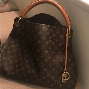 Louis Vuitton Artsy MM